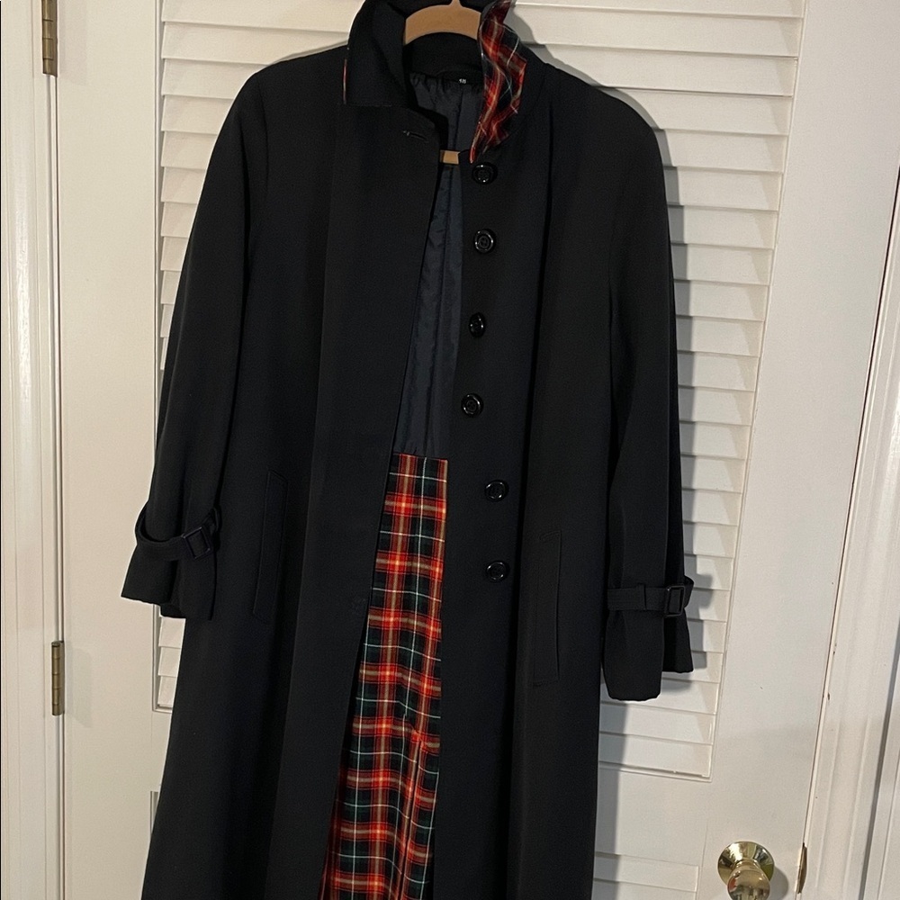 Chic Black Hidden Button Belted Trench Coat Vibrant Red Plaid Lining